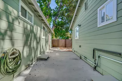 2292 Poplar Ave, East Palo Alto, CA 94303 - Photo 38