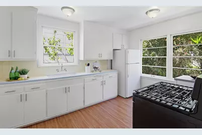 148 Burbank Ave, San Mateo, CA 94403 - Photo 10