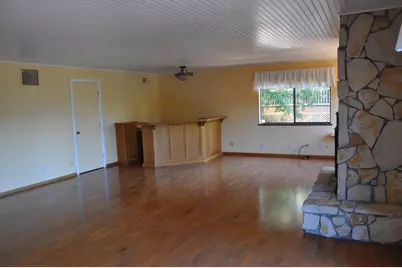 17590 Holiday Dr, Morgan Hill, CA 95037 - Photo 12