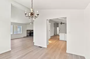 1085 Tasman Dr 123, Sunnyvale, CA 94089 - Photo 18