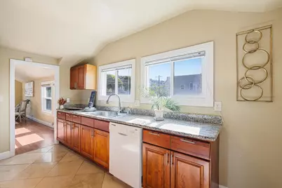 844 Brunswick St, San Francisco, CA 94112 - Photo 14