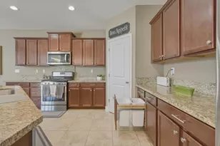 420 Alicante Dr, Hollister, CA 95023 - Photo 10