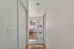 1405 Casablanca Cir, Gilroy, CA 95020 - Photo 14