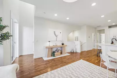 391 Charles Morris Ter, Sunnyvale, CA 94085 - Photo 4