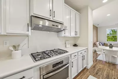 391 Charles Morris Ter, Sunnyvale, CA 94085 - Photo 12