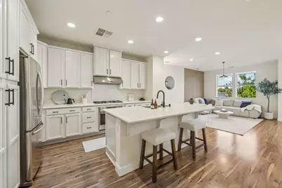 391 Charles Morris Ter, Sunnyvale, CA 94085 - Photo 10