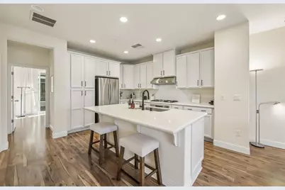391 Charles Morris Ter, Sunnyvale, CA 94085 - Photo 8