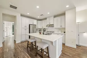 391 Charles Morris Ter, Sunnyvale, CA 94085 - Photo 8