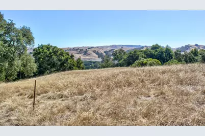 8272 Sassafras Ct, Pleasanton, CA 94566 - Photo 4
