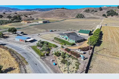 991 Riverside Rd, Hollister, CA 95023 - Photo 2