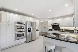 66 Club Dr, San Carlos, CA 94070 - Photo 14