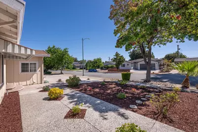 1657 Nightingale Ave, Sunnyvale, CA 94087 - Photo 2