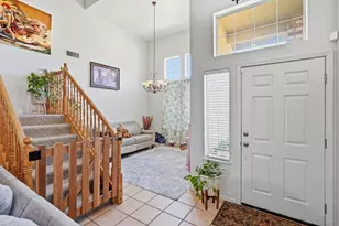 725 Everest St, Los Banos, CA 93635 - Photo 2