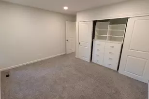 225 Red Oak Dr N, Sunnyvale, CA 94086 - Photo 24