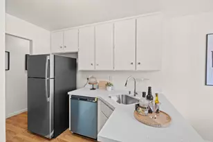 210 Damsen Dr, San Jose, CA 95116 - Photo 18