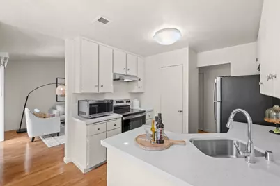 210 Damsen Dr, San Jose, CA 95116 - Photo 16