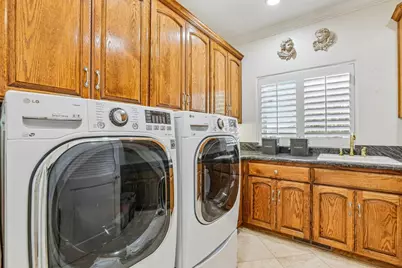 1515 S Ridgemark Dr, Hollister, CA 95023 - Photo 32