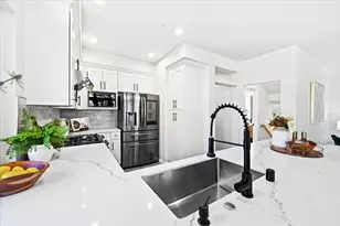 506 Porpoise Bay Ter A, Sunnyvale, CA 94089 - Photo 8