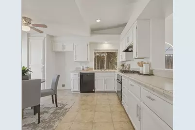 2151 Glarner St, Hollister, CA 95023 - Photo 2