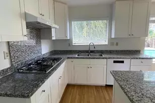 10 Sycamore Ct, Redwood City, CA 94061 - Photo 2
