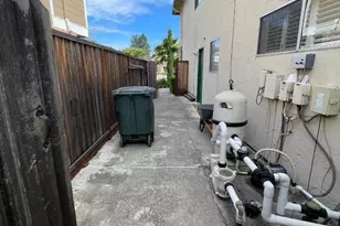 10 Sycamore Ct, Redwood City, CA 94061 - Photo 22