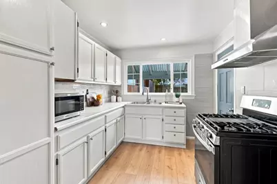 93 Muirwood Dr, Daly City, CA 94014 - Photo 12