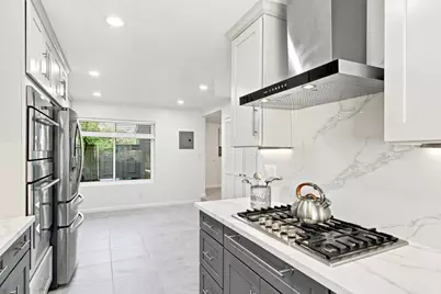 22890 Cricket Hill Rd, Cupertino, CA 95014 - Photo 16
