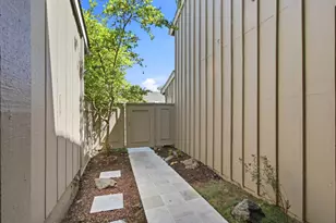 22890 Cricket Hill Rd, Cupertino, CA 95014 - Photo 44