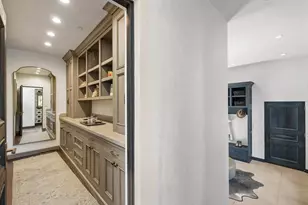 810 Lombardi Ln, Hillsborough, CA 94010 - Photo 32