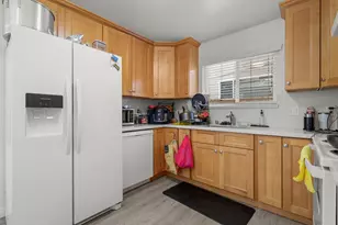 1128 Oakmont Dr, San Jose, CA 95117 - Photo 14
