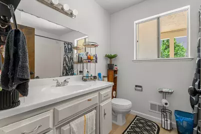 1128 Oakmont Dr, San Jose, CA 95117 - Photo 38