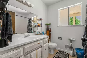 1128 Oakmont Dr, San Jose, CA 95117 - Photo 38