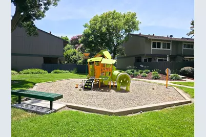 4849 Cherrythorne Ln, San Jose, CA 95129 - Photo 32