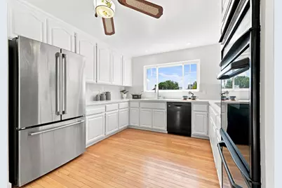 1284 Encina Dr, Millbrae, CA 94030 - Photo 14