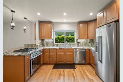 20 Robin Way, San Carlos, CA 94070 - Photo 2