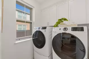1065 Darwin Ter 3, Sunnyvale, CA 94085 - Photo 20