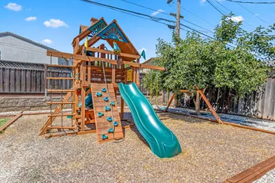 8437 Wayland Ln, Gilroy, CA 95020 - Photo 32
