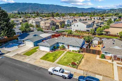 8437 Wayland Ln, Gilroy, CA 95020 - Photo 38