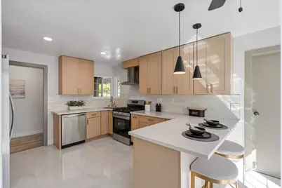 1713 Alhambra Ct, Petaluma, CA 94954 - Photo 2