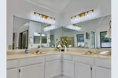 113 Aldenglen Dr, South San Francisco, CA 94080 - Photo 22