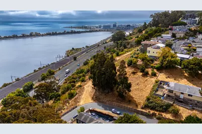 90 Santa Clara, Brisbane, CA 94005 - Photo 4