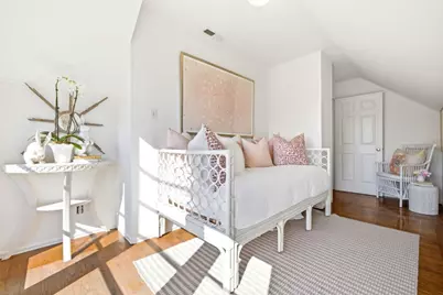 1560 Cypress Ave, Burlingame, CA 94010 - Photo 24
