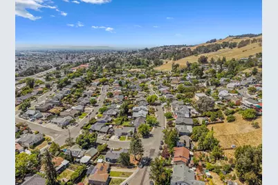 16083 Berkshire Dr, Castro Valley, CA 94578 - Photo 34