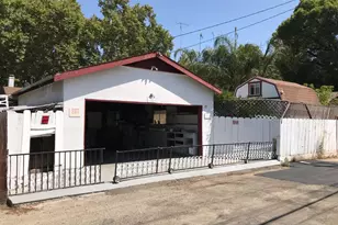 208 Yosemite Ave, Modesto, CA 95351 - Photo 26