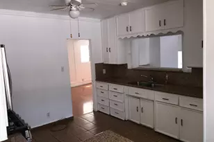 208 Yosemite Ave, Modesto, CA 95351 - Photo 12