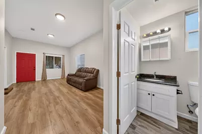 585 E Saint James St, San Jose, CA 95112 - Photo 26
