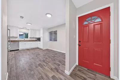 585 E Saint James St, San Jose, CA 95112 - Photo 16