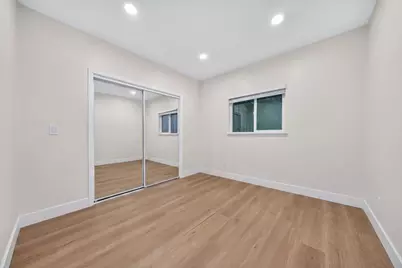 585 E Saint James St, San Jose, CA 95112 - Photo 16