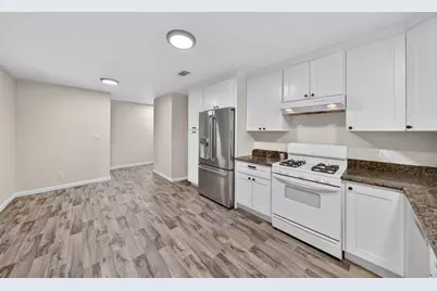 585 E Saint James St, San Jose, CA 95112 - Photo 10