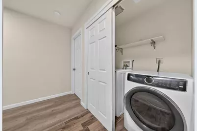 585 E Saint James St, San Jose, CA 95112 - Photo 28
